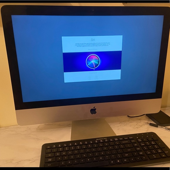 iMac Apple iMac MD093LL/A 21.5-Inch... Mac OS X Mountain Lion (Renewed)